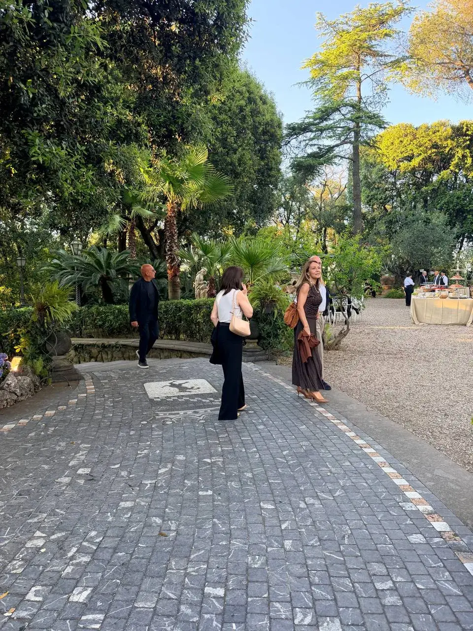 Incontro tra partecipanti al Gran Galà